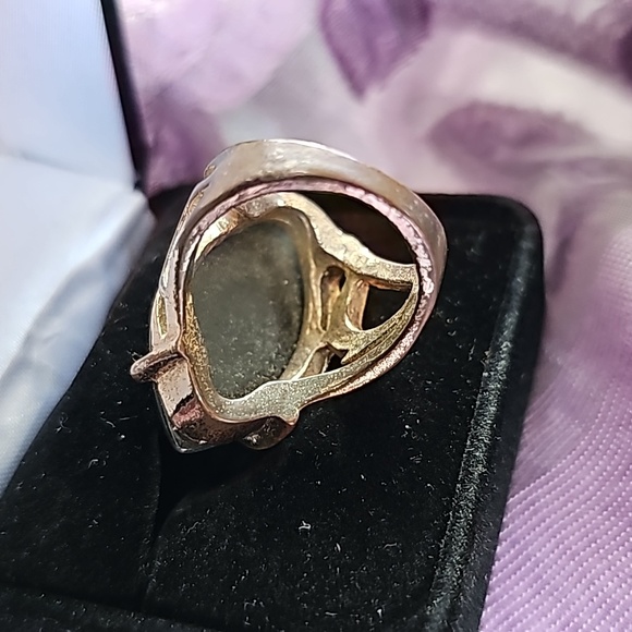 Ring - Picture 4 of 6